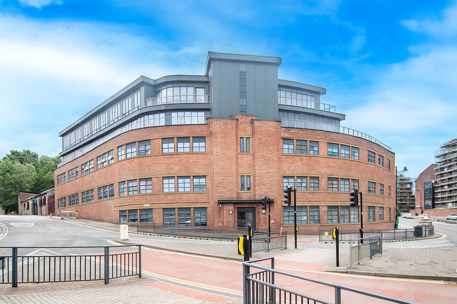 3 bedroom Apartment For Sale