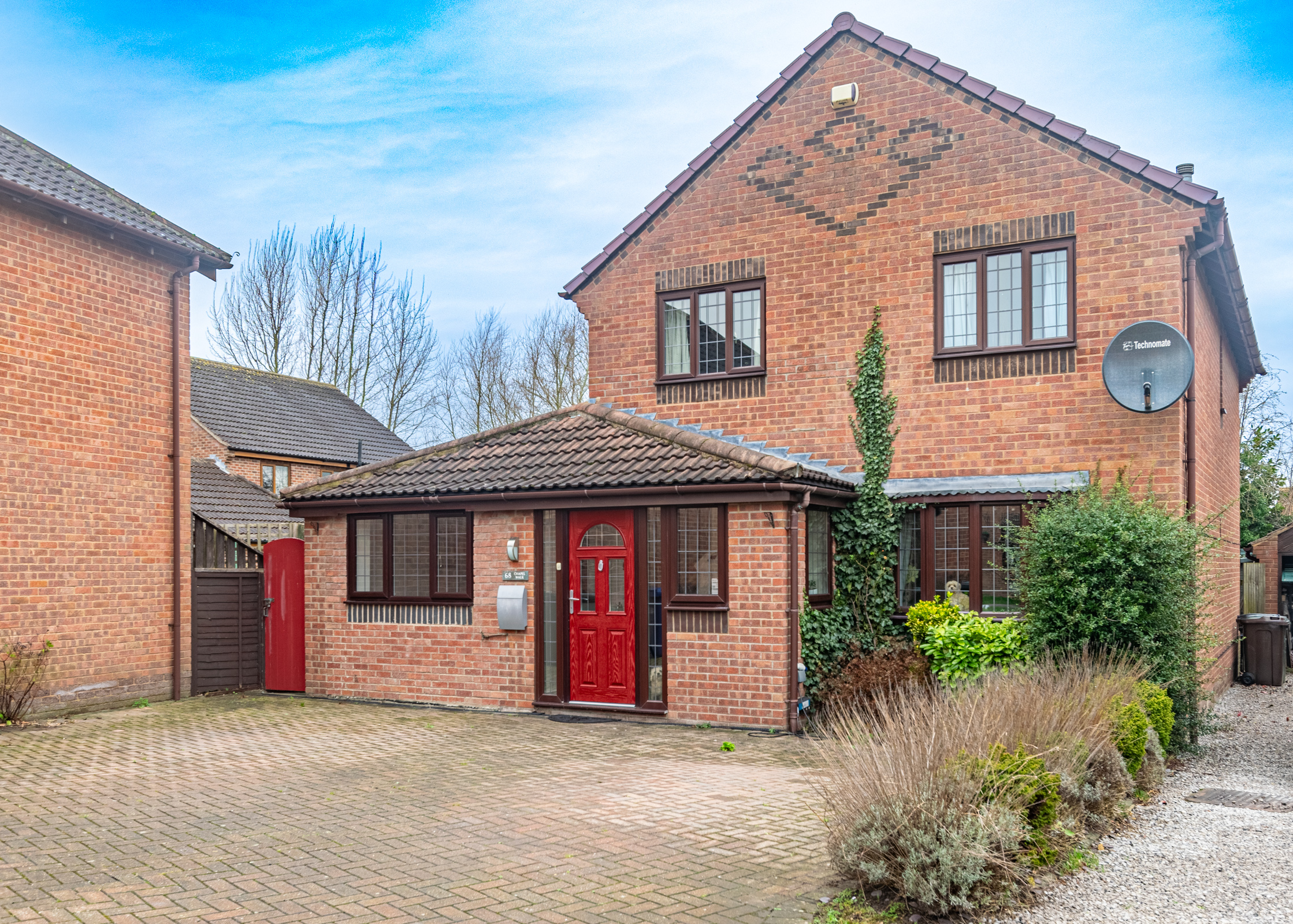 6 bedroom Detached house Under Offer