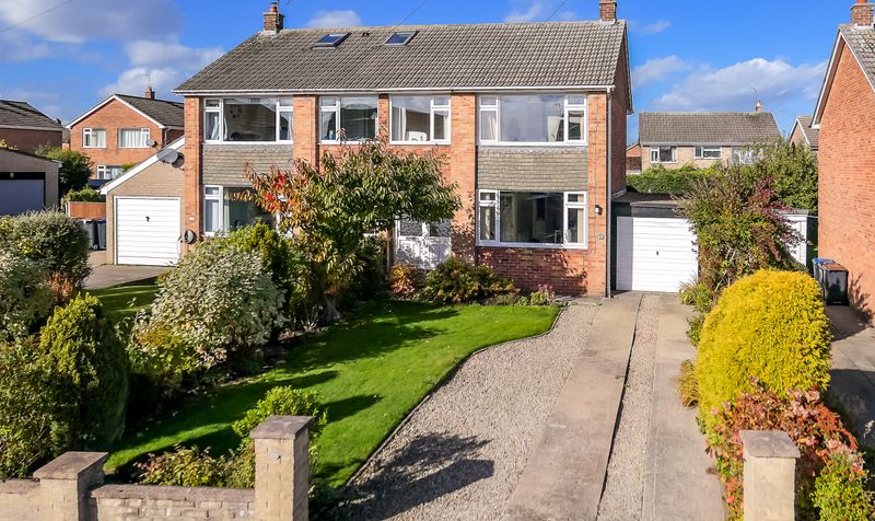 3 bedroom Semi-detached house Let