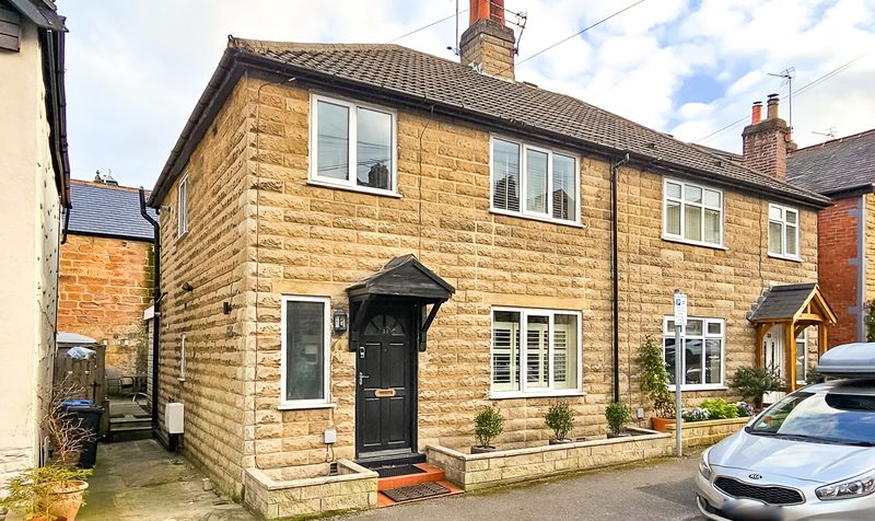 5 bedroom Semi-detached house Under Offer