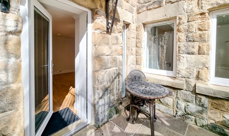 2 bedroom Apartment Let