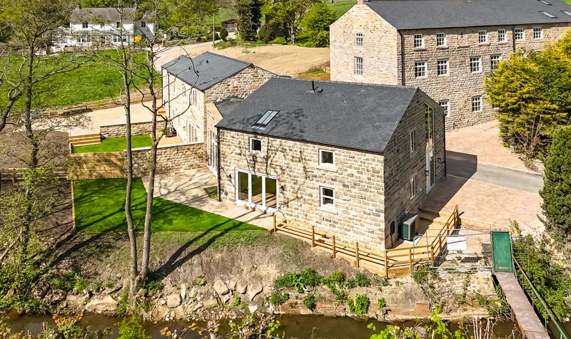 4 bedroom Village House For Sale