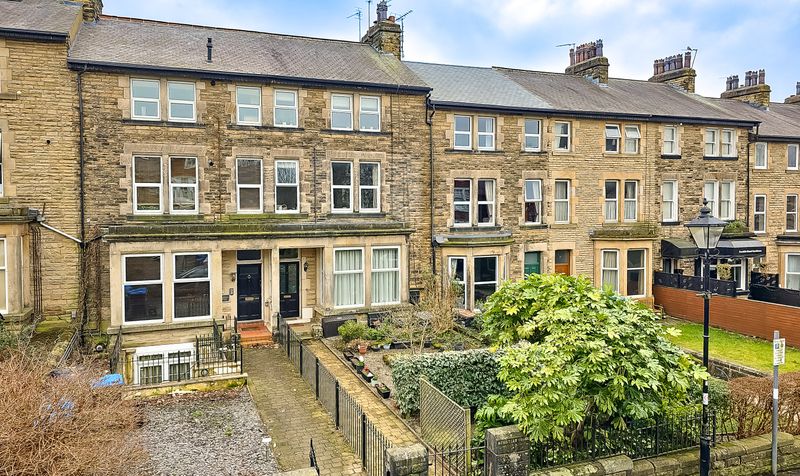 2 bedroom Apartment Let