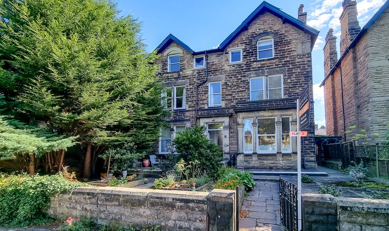 1 bedroom Apartment For Sale
