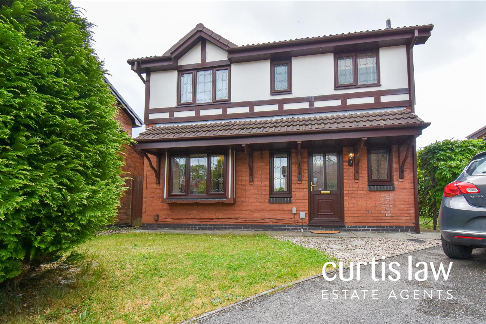 3 bedroom Detached house For Sale