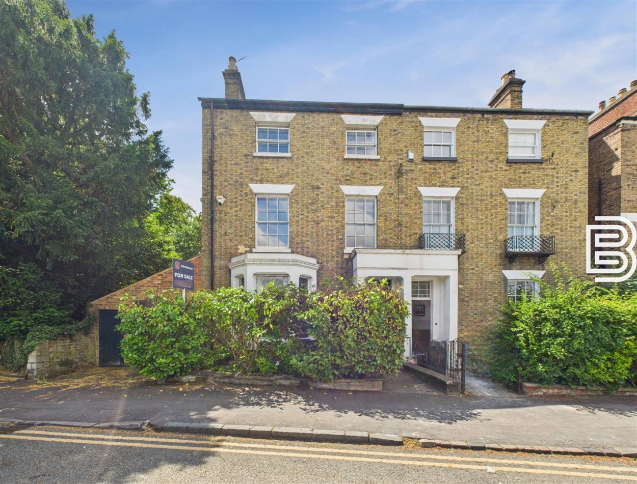 6 bedroom Detached house For Sale
