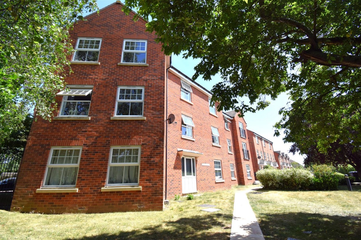 2 bedroom Flat Under Offer