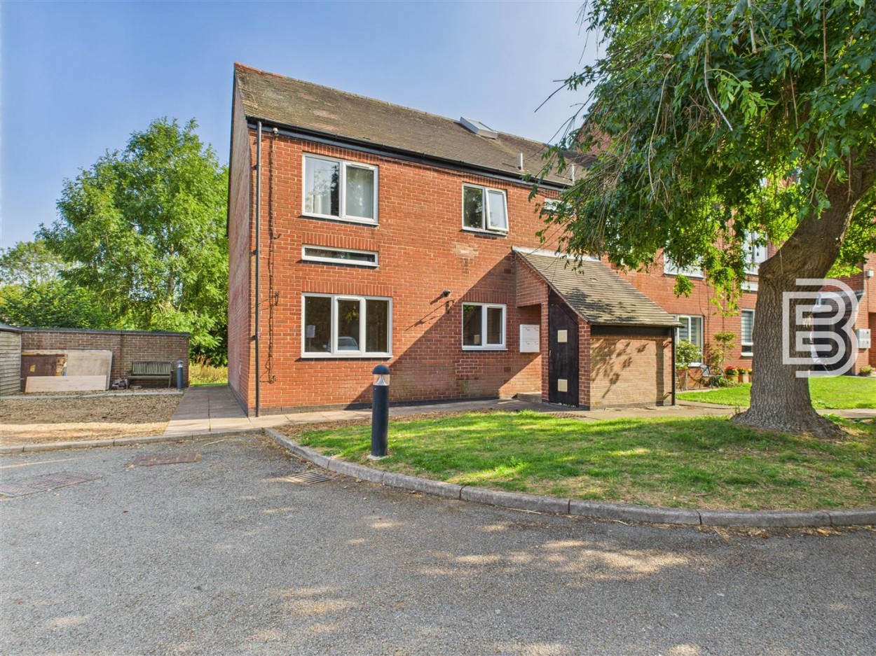 1 bedroom Ground floor flat Under Offer