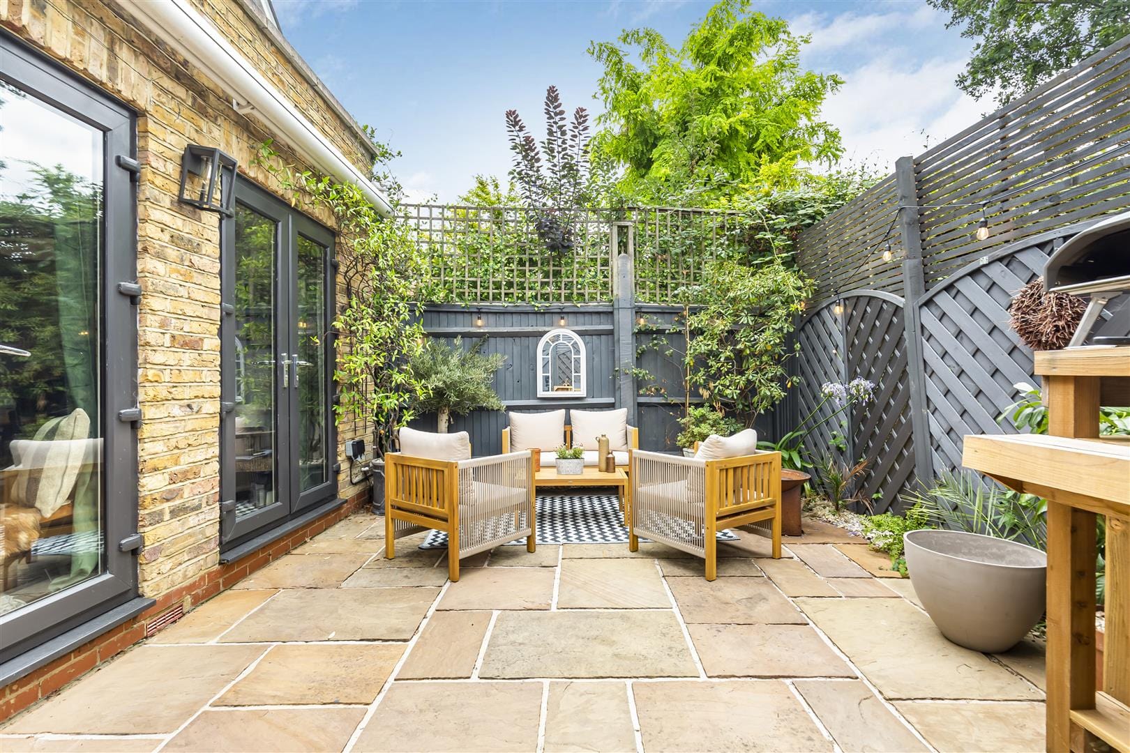 2 bedroom Flat Sold