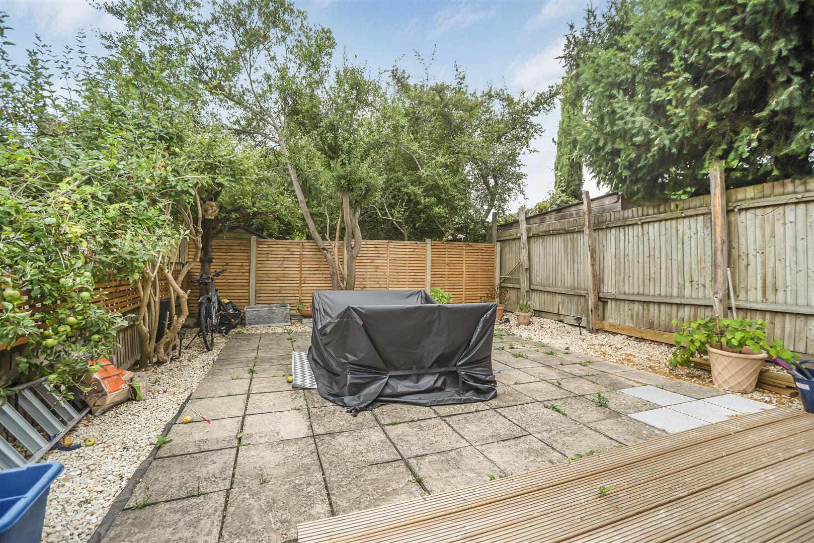 3 bedroom Flat For Sale