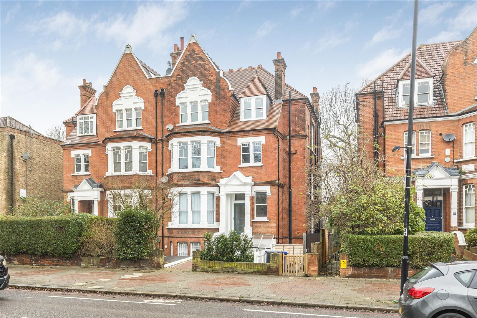 2 bedroom Flat Let