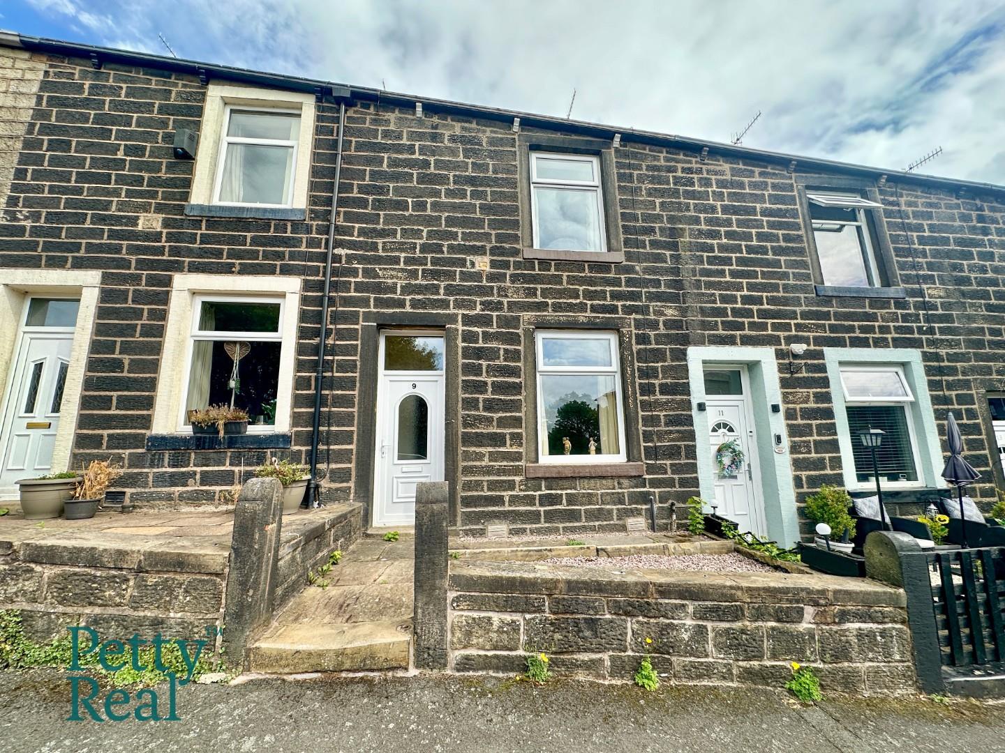 2 bedroom Terraced House Under Offer