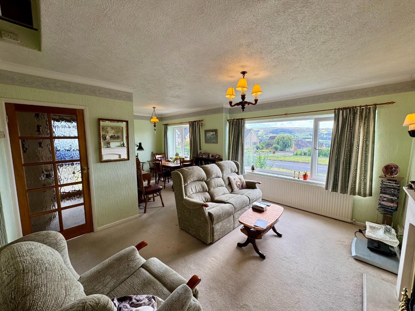 3 bedroom Detached house Under Offer