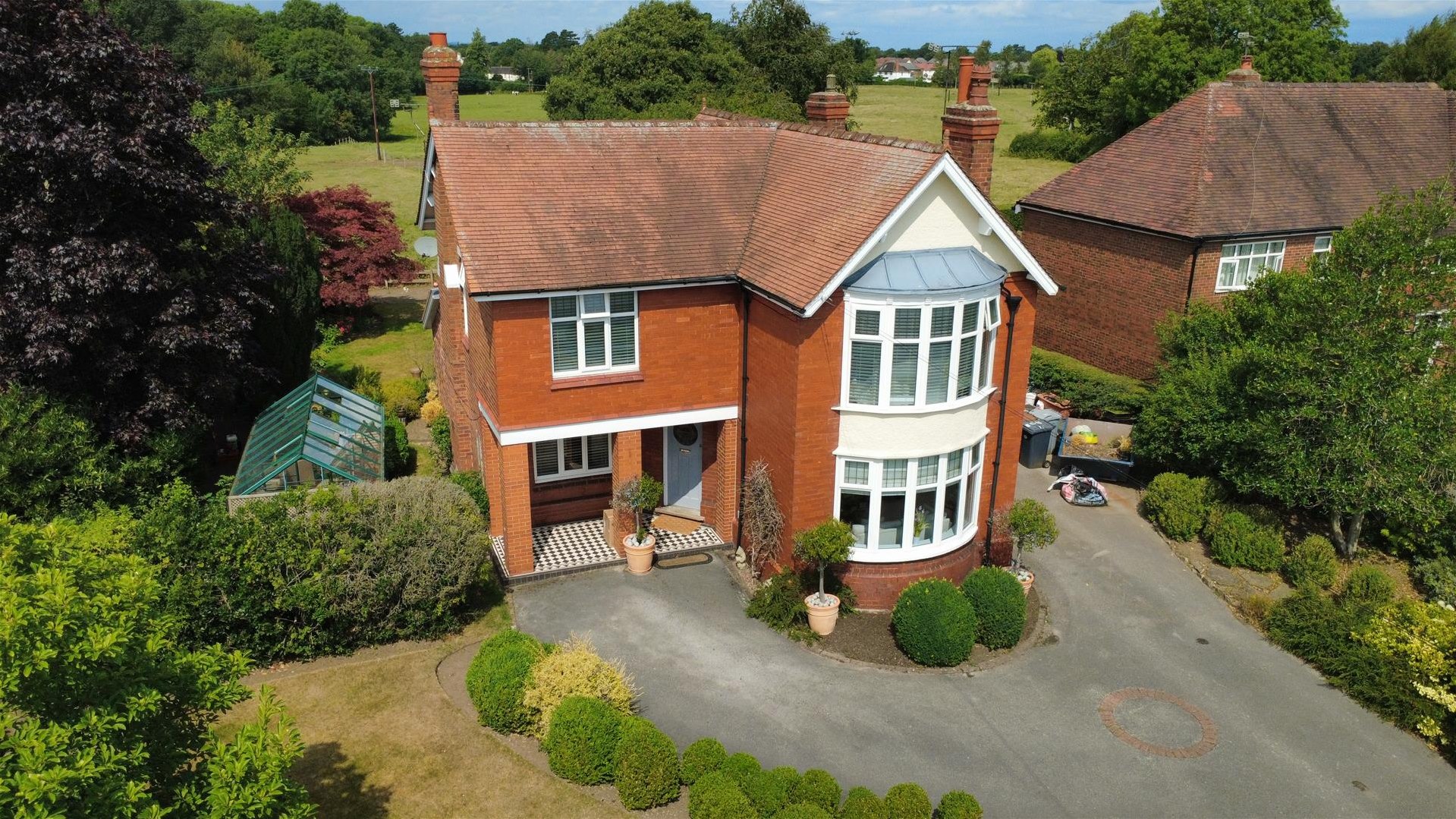 4 bedroom Property Under Offer