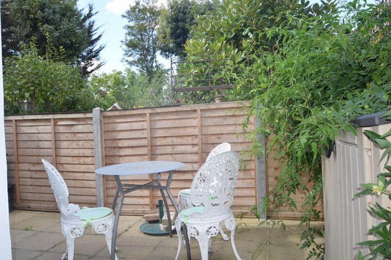 1 bedroom Flat To Let