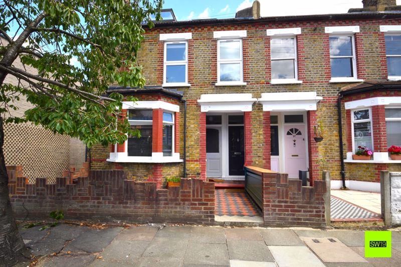 2 bedroom Maisonette For Sale