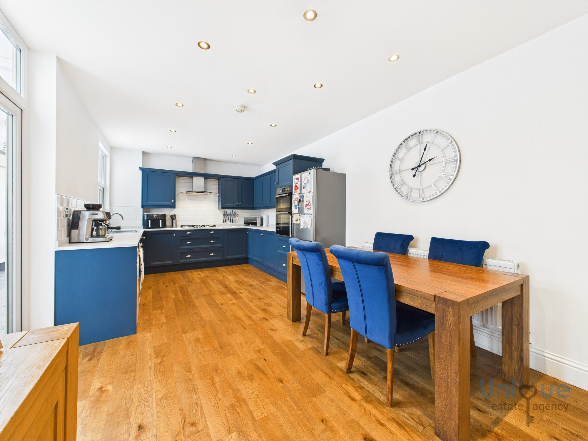 6 bedroom Terraced House For Sale