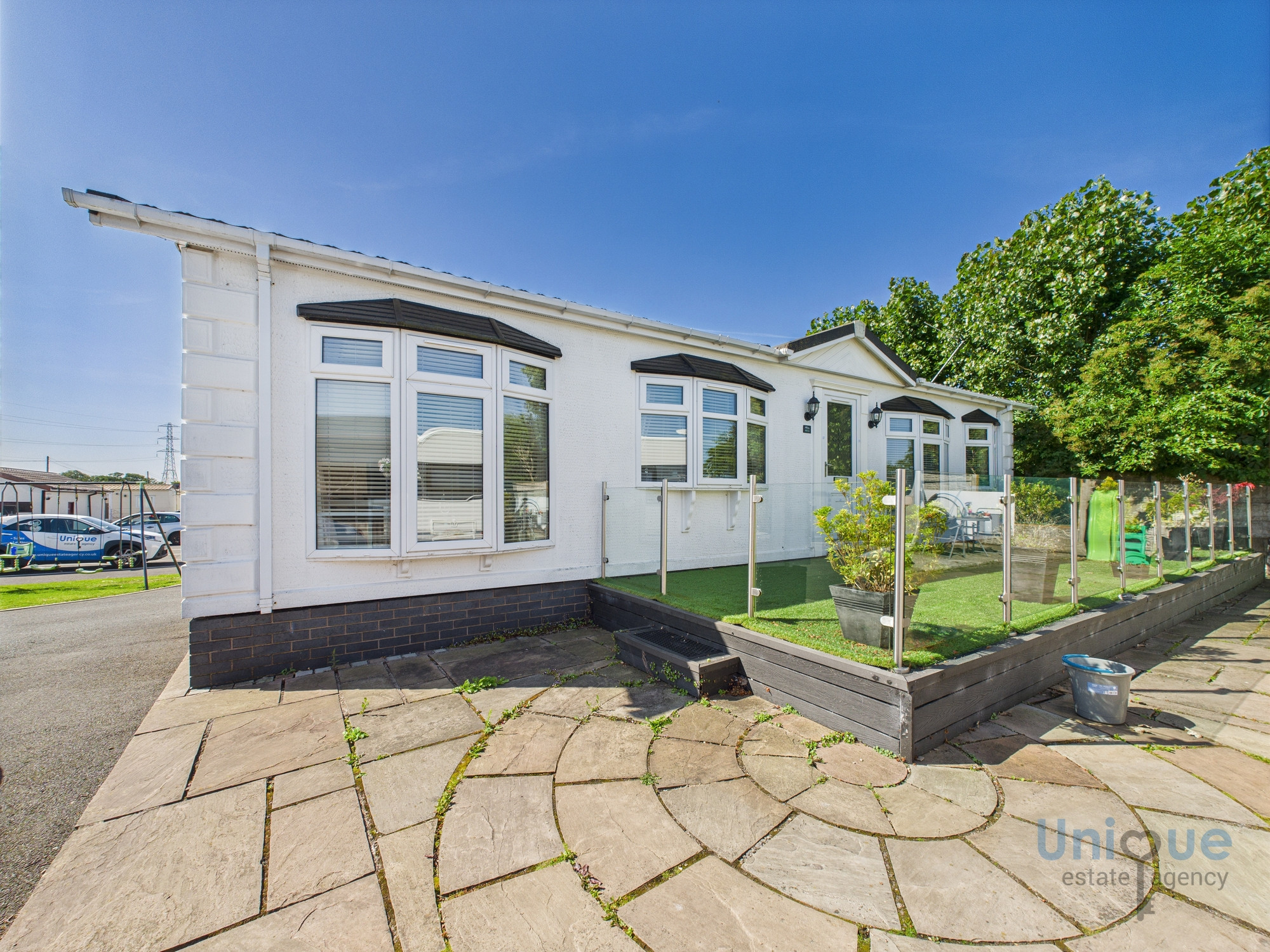 2 bedroom House (unspecified) For Sale
