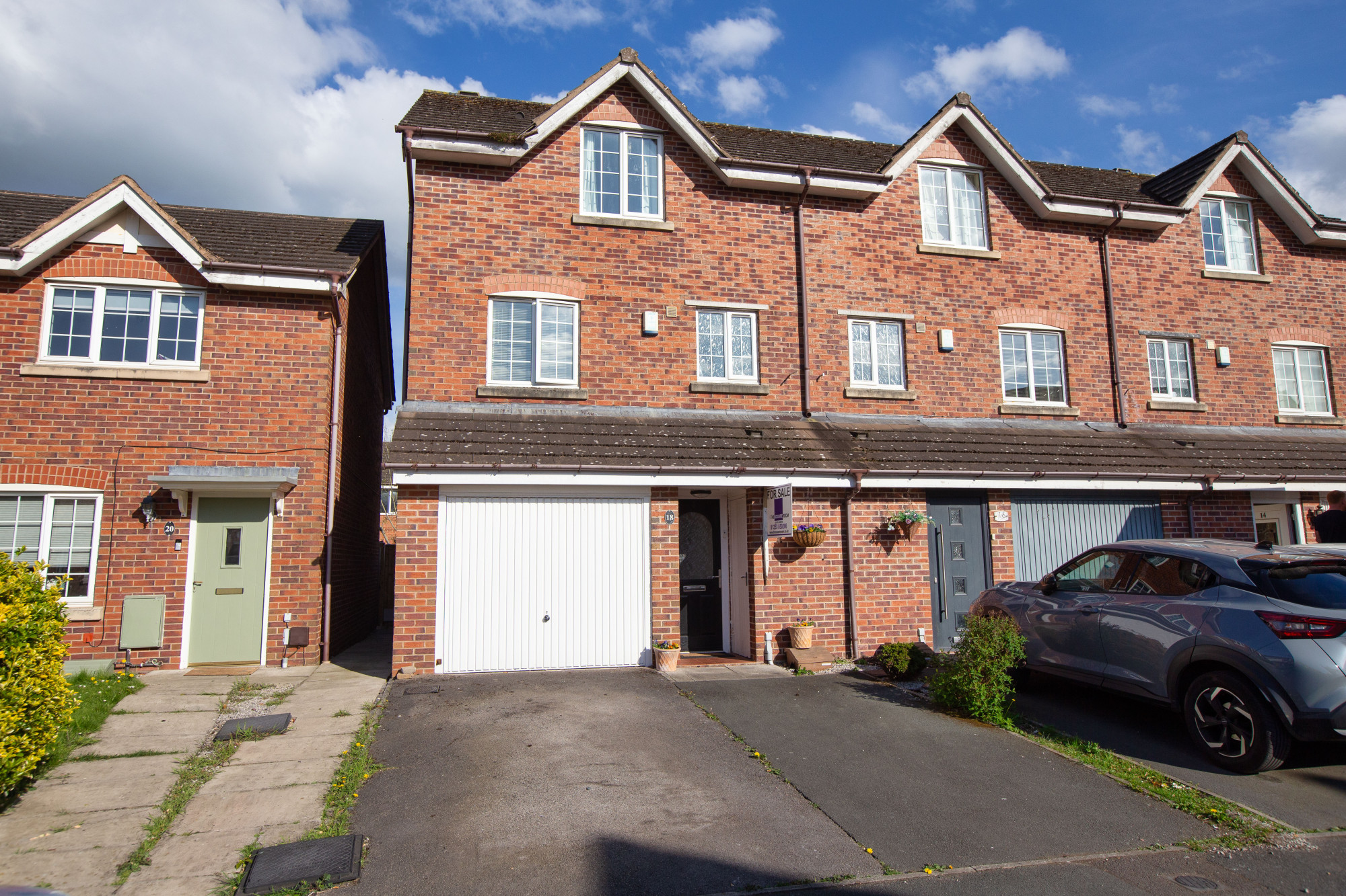4 bedroom End of terrace house For Sale