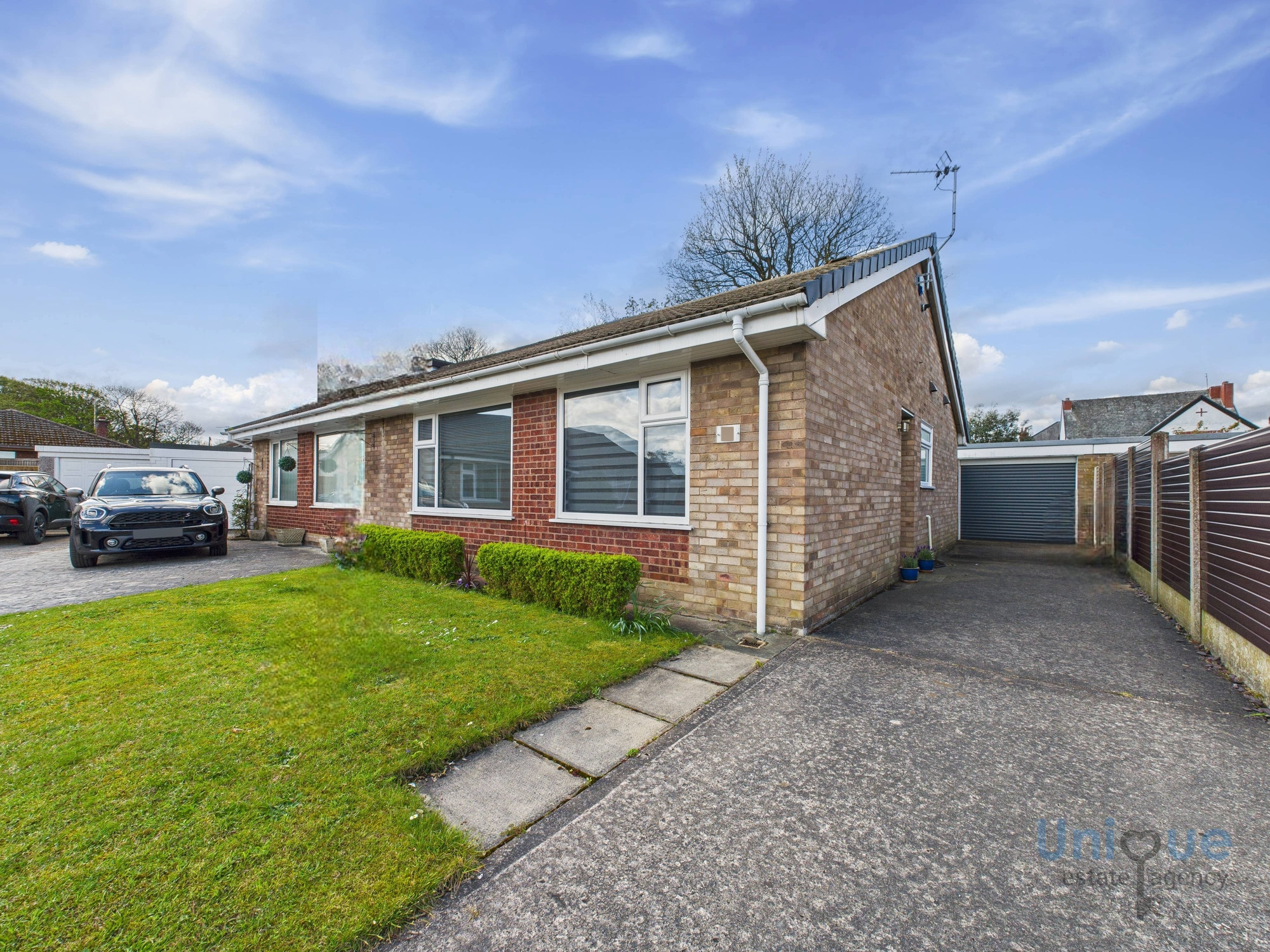 2 bedroom Semi-detached house For Sale
