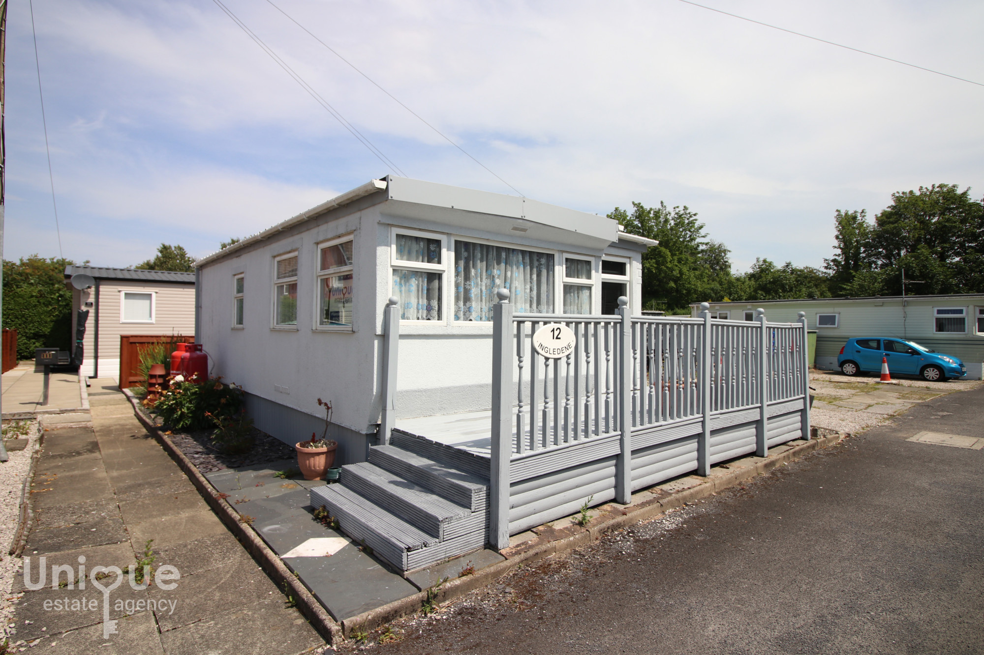 2 bedroom House (unspecified) Under Offer