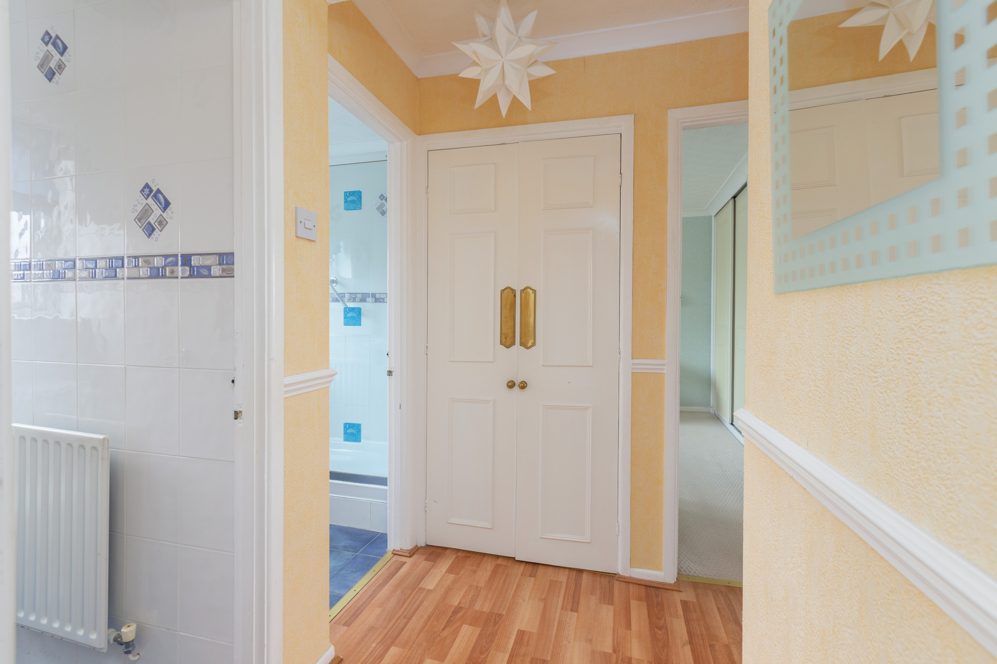 2 bedroom Flat share To Let