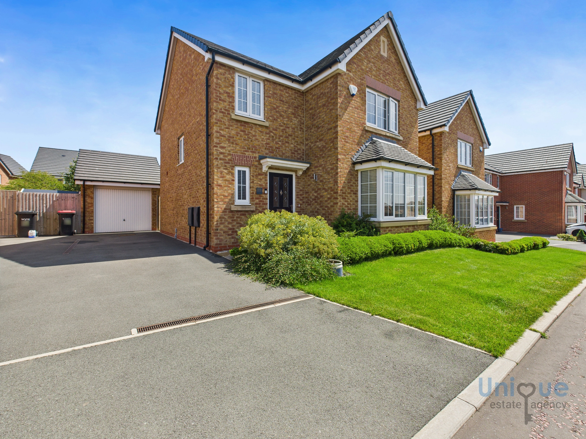 4 bedroom Detached house For Sale