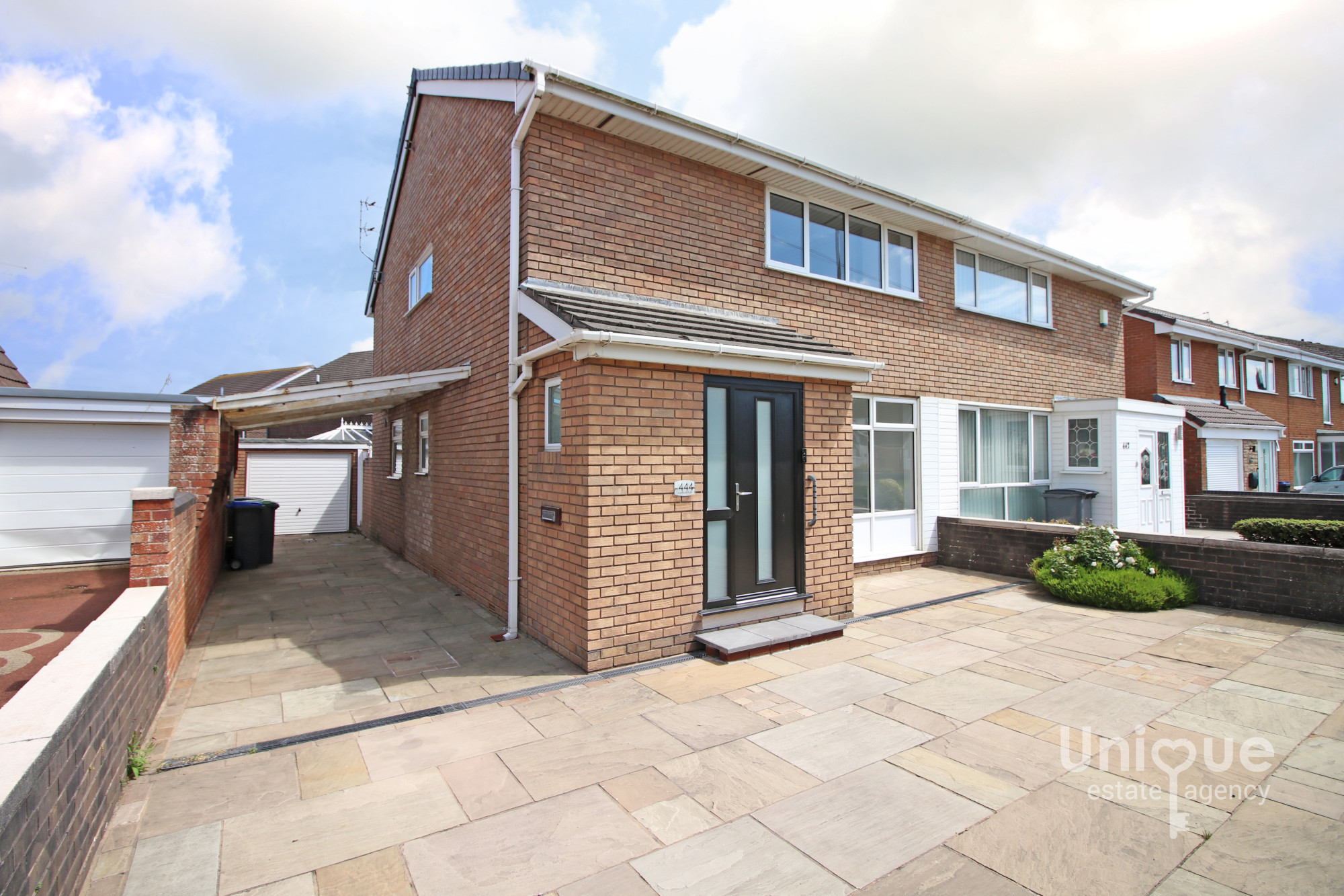 3 bedroom Semi-detached house For Sale