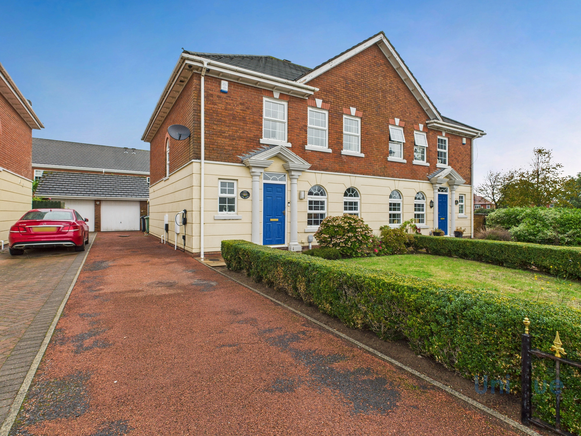 3 bedroom Semi-detached house For Sale