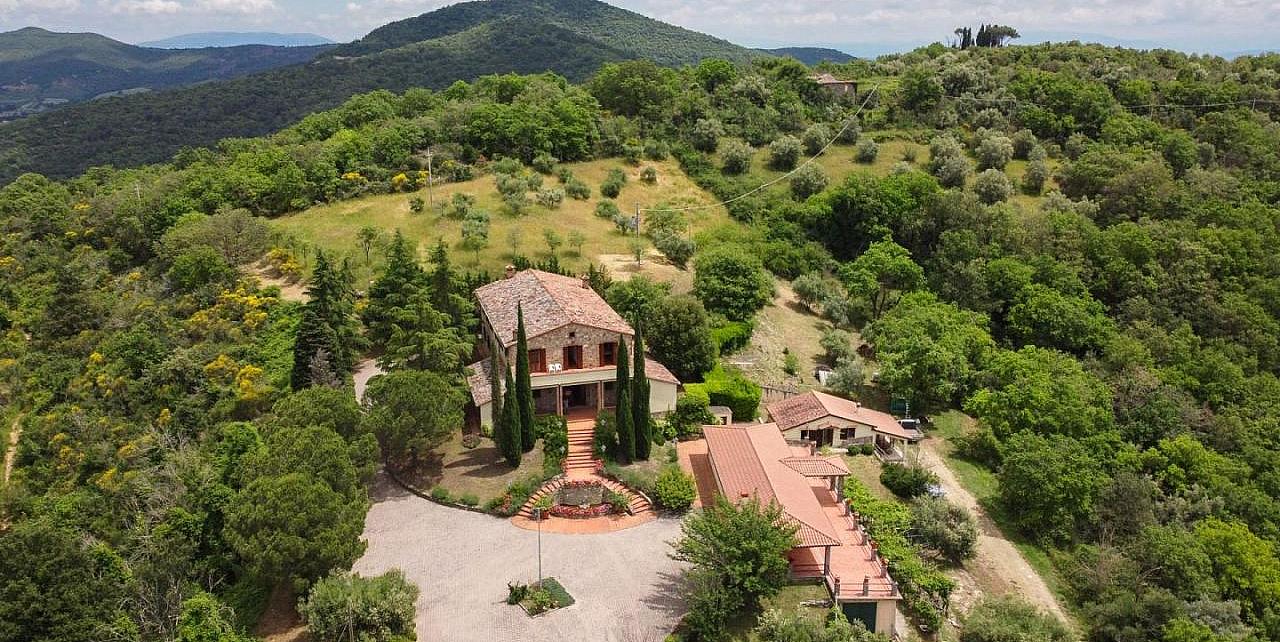 13 Bed Villa in Italy
