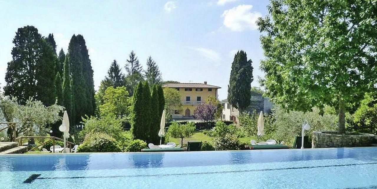 18 Bed Villa in Italy