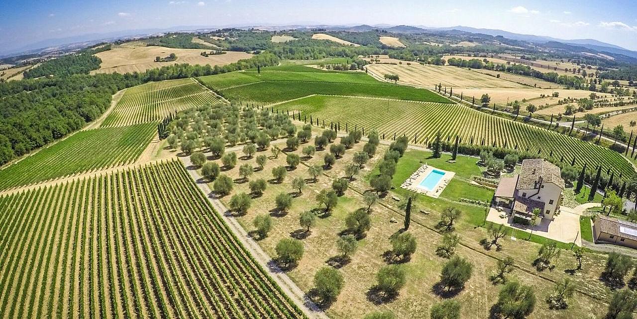 15 Bed Villa in Italy