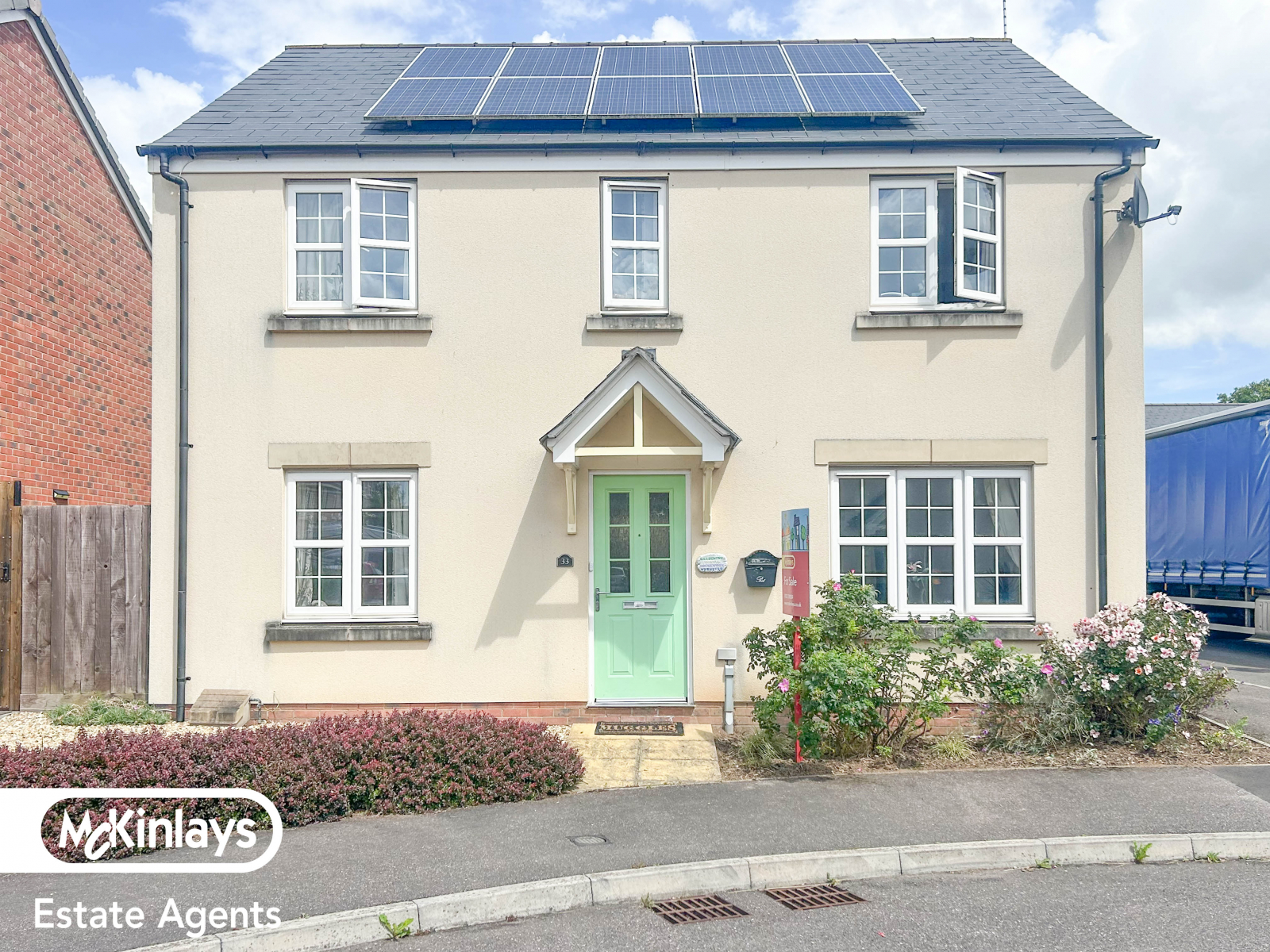 4 bedroom Detached house Under Offer