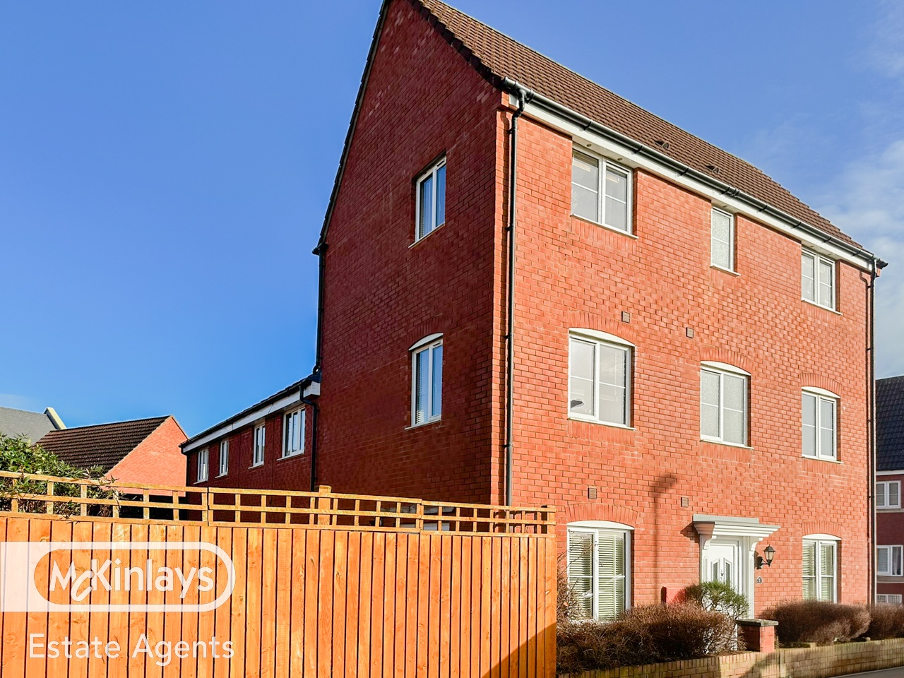 4 bedroom Town house Under Offer