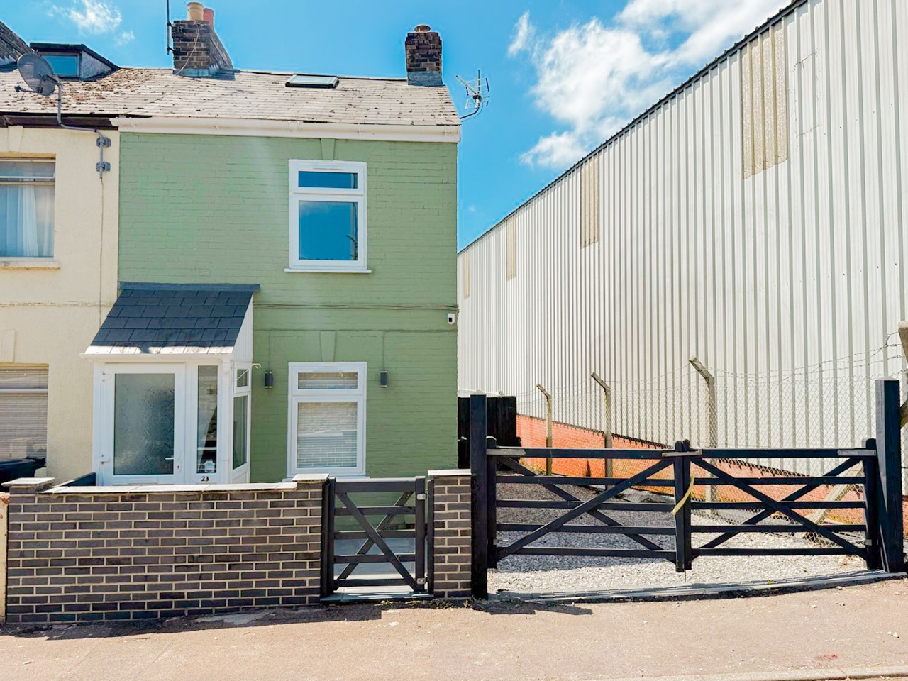 2 bedroom End of terrace house For Sale