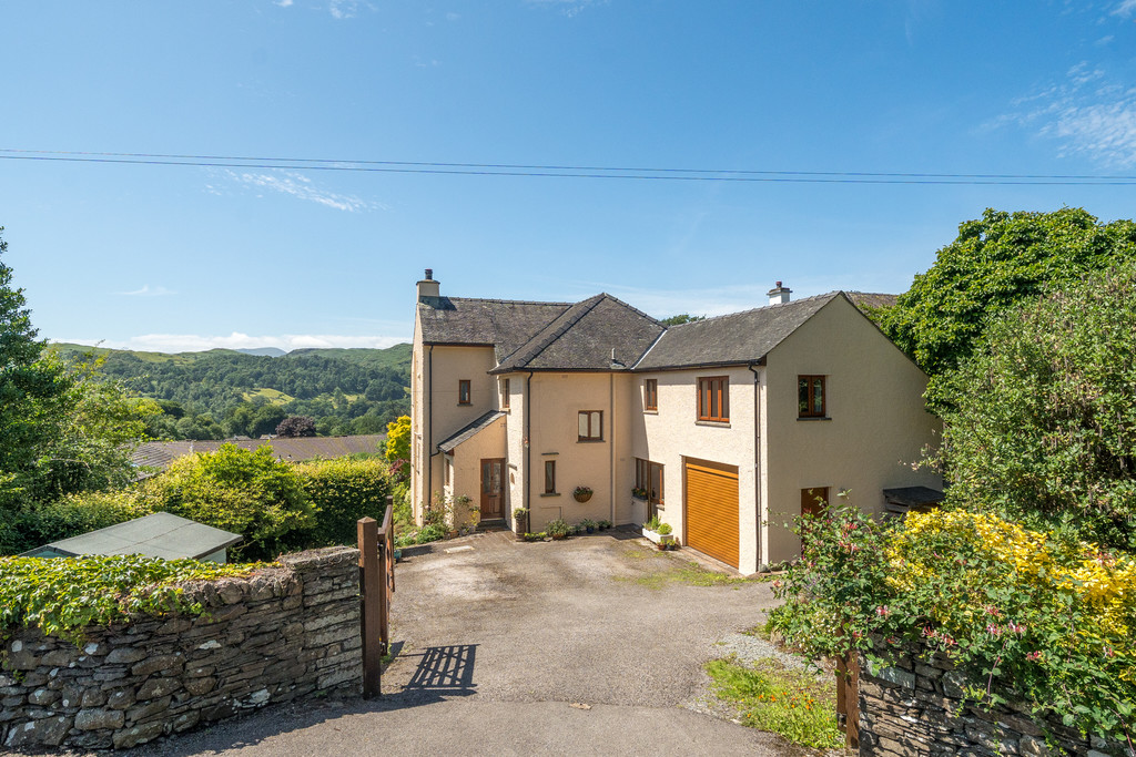 5 bedroom Link detached house For Sale