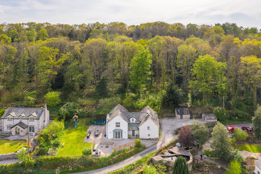 5 bedroom  For Sale