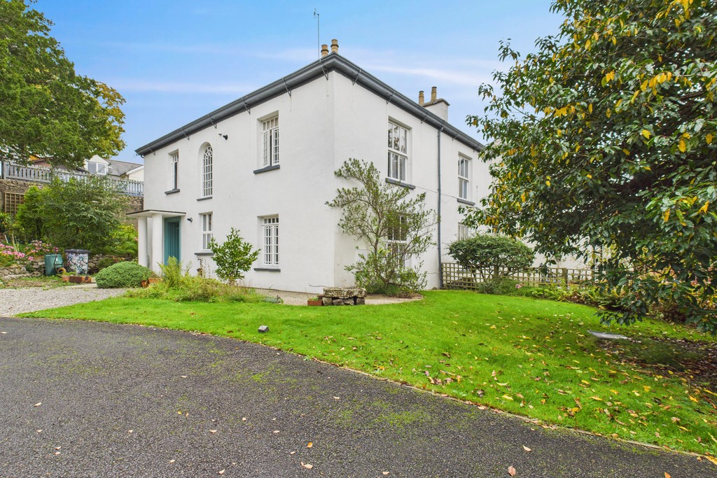 2 bedroom Village House For Sale