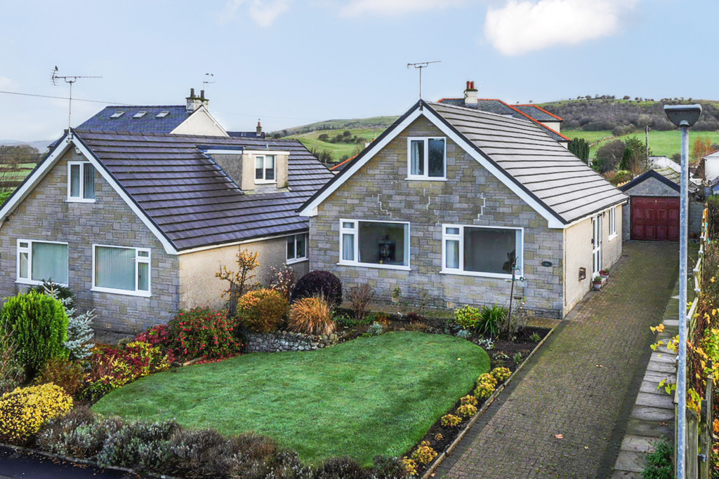 3 bedroom Link detached house For Sale