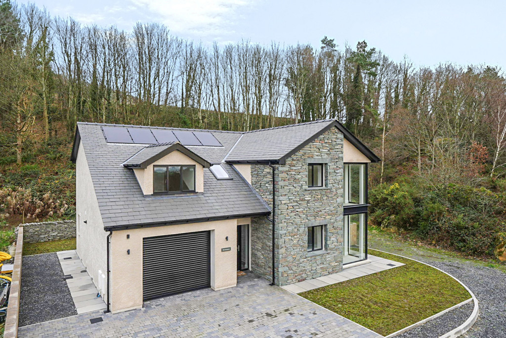 4 bedroom Village House For Sale
