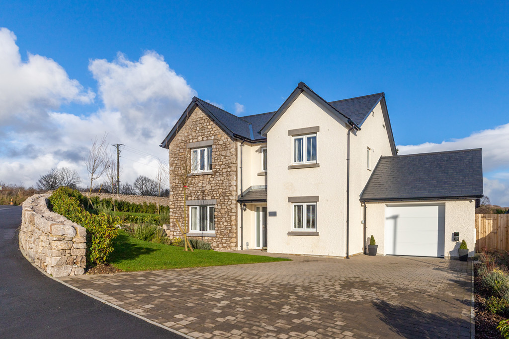 4 bedroom Link detached house For Sale
