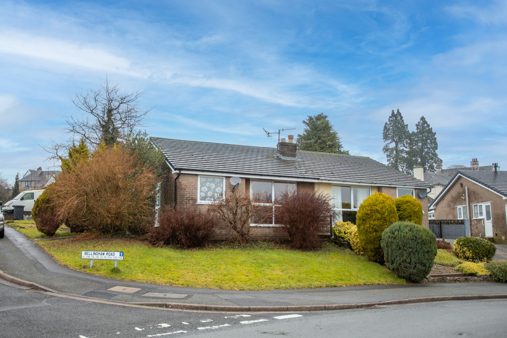 2 bedroom Detached bungalow For Sale
