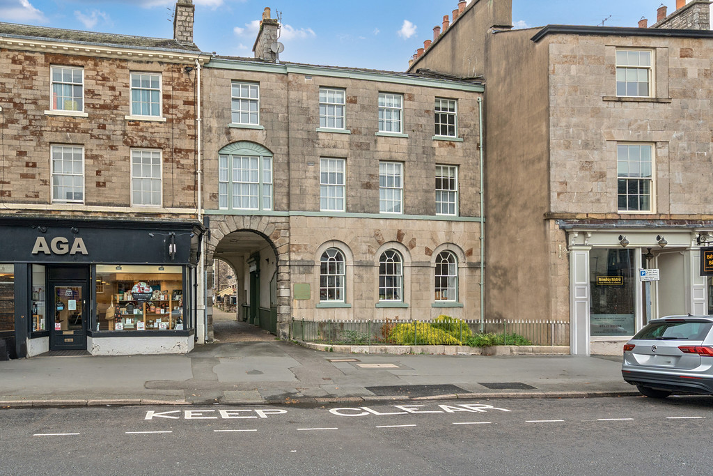 2 bedroom Flat share For Sale