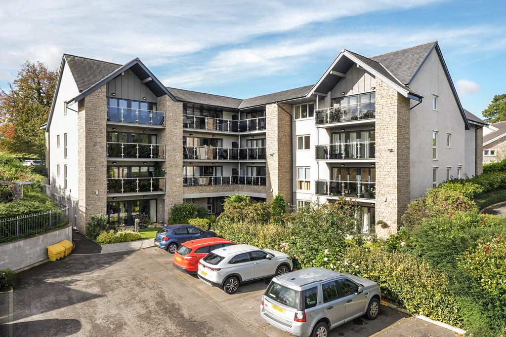 1 bedroom Block of Apartments For Sale