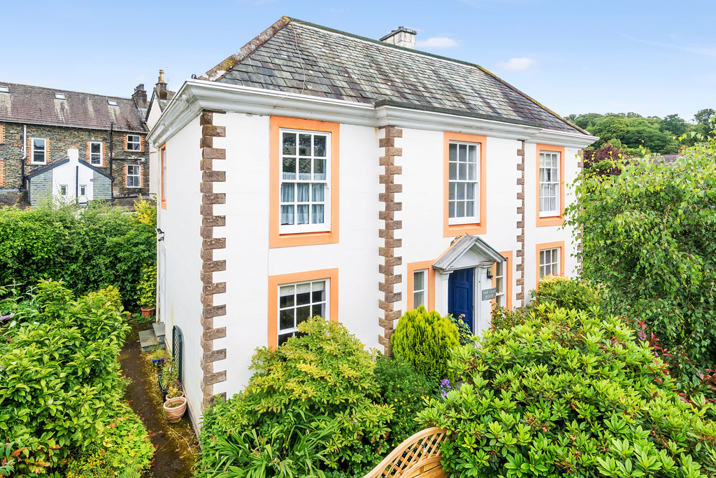 3 bedroom Link detached house For Sale