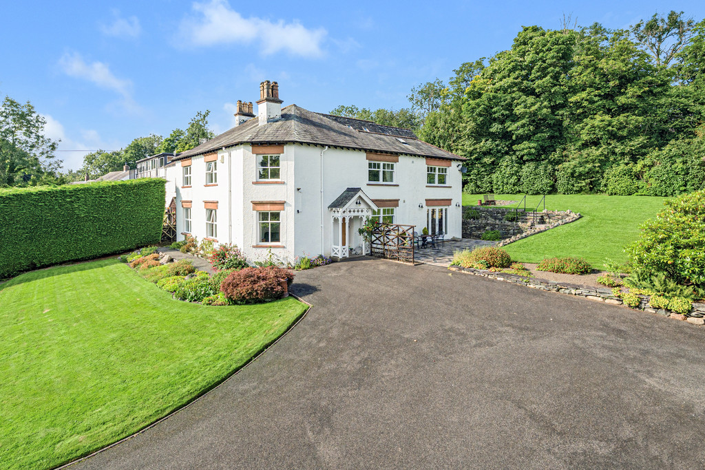 5 bedroom Link detached house For Sale