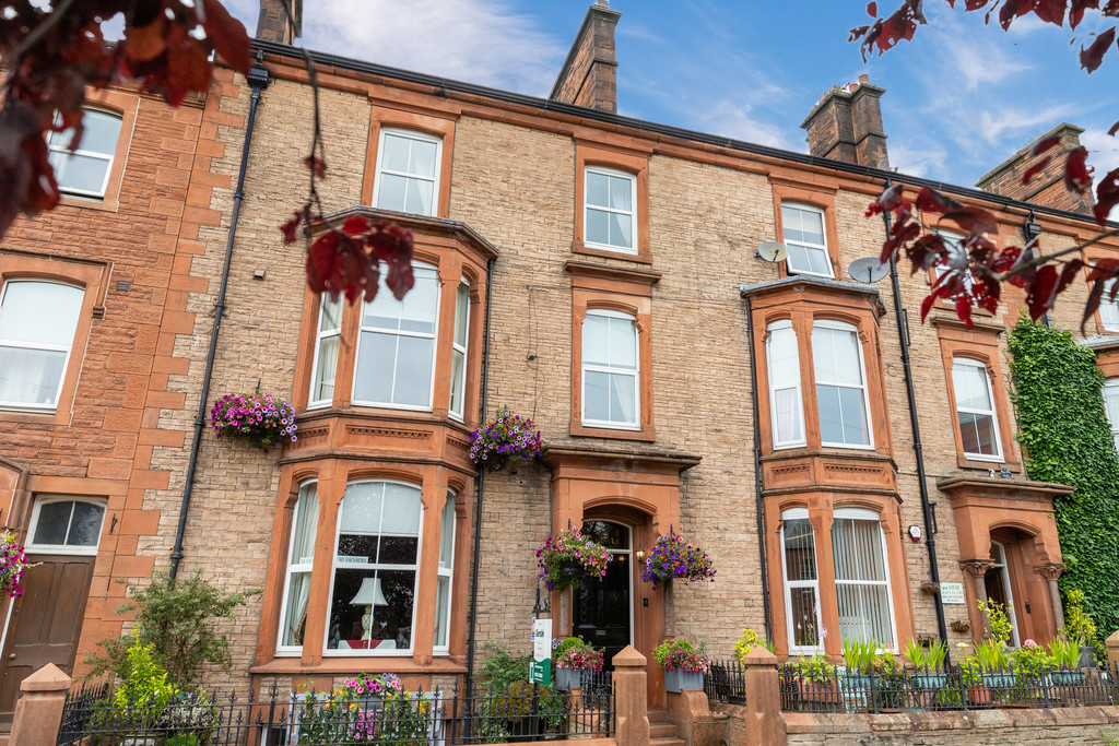 1 Terraced House For Sale
