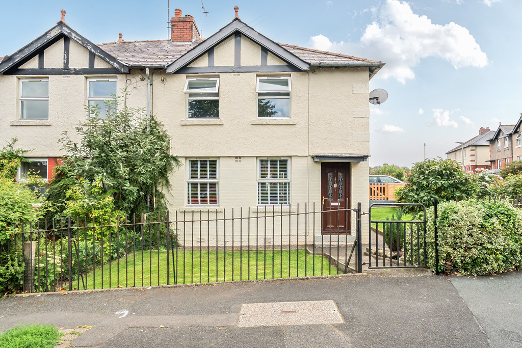 2 bedroom Semi-detached house For Sale