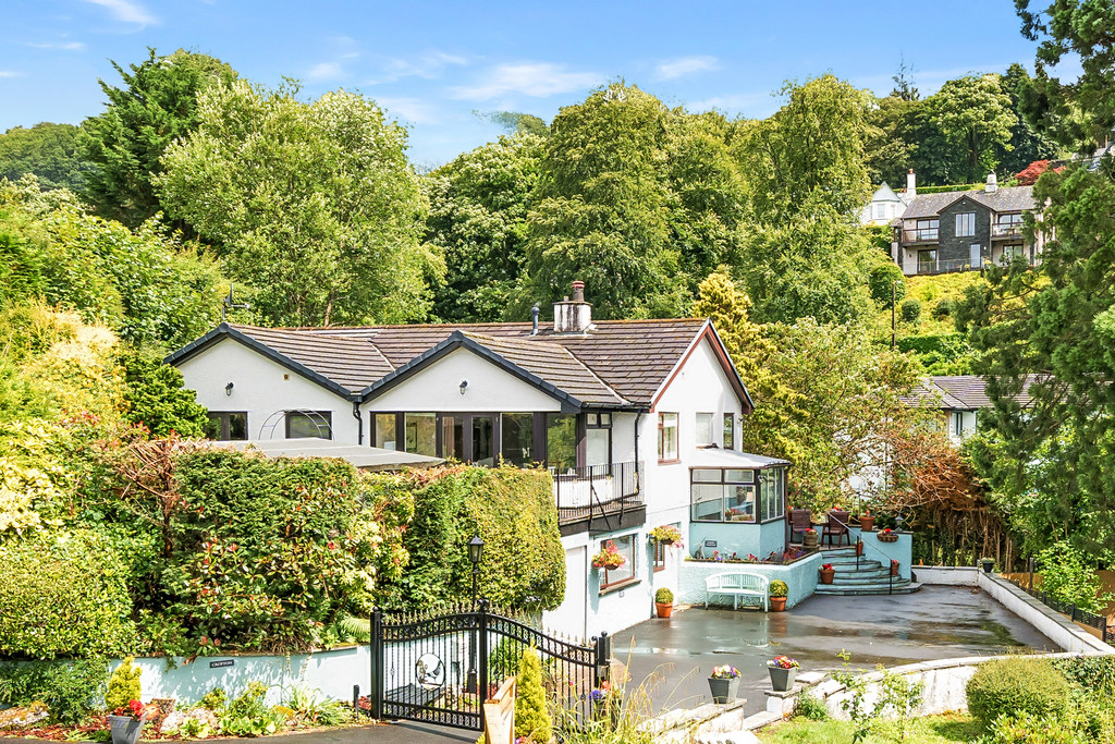 5 bedroom Link detached house For Sale