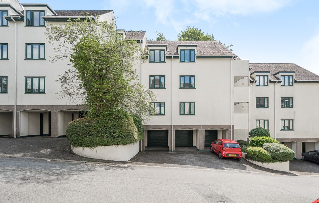 1 bedroom Block of Apartments For Sale